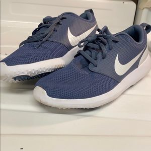 Nike roshé golfing shoes size 9.5 (worn once)